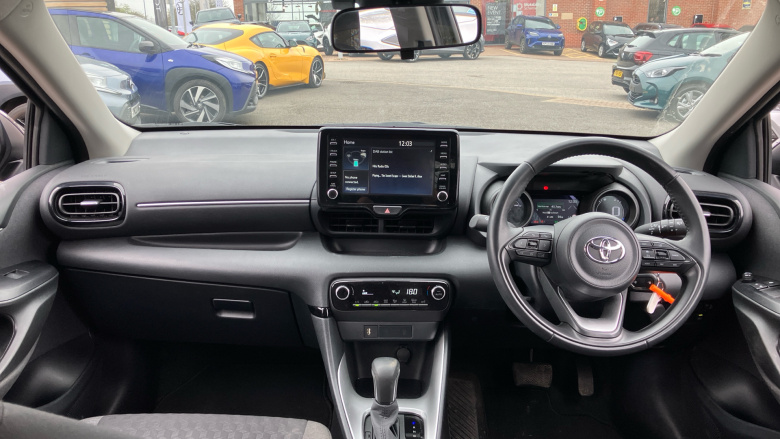 Toyota Yaris 1.5 Hybrid Design 5dr CVT Hybrid Hatchback